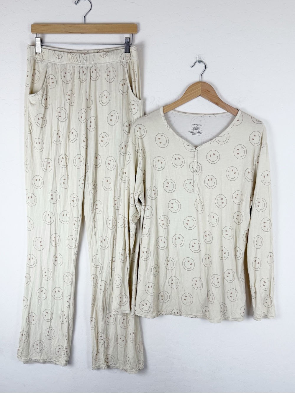 Forever French Women’s Bamboo Pajama Set